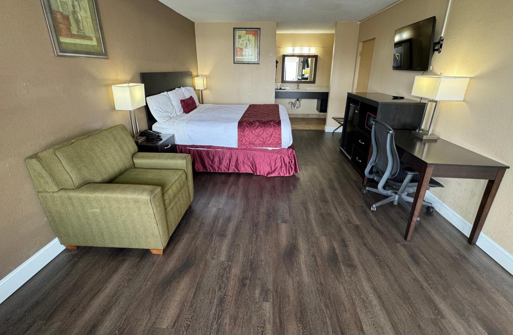Rodeway Inn Bushnell Экстерьер фото