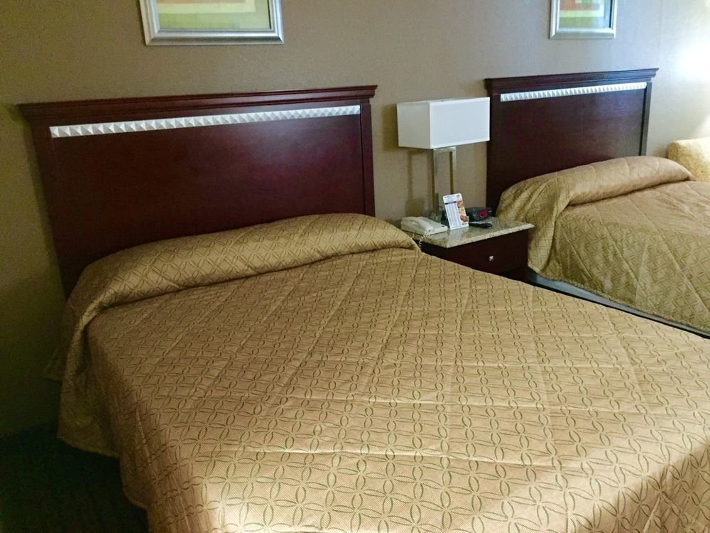 Rodeway Inn Bushnell Экстерьер фото